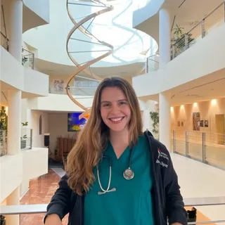 Dra. Andressa Frankowski